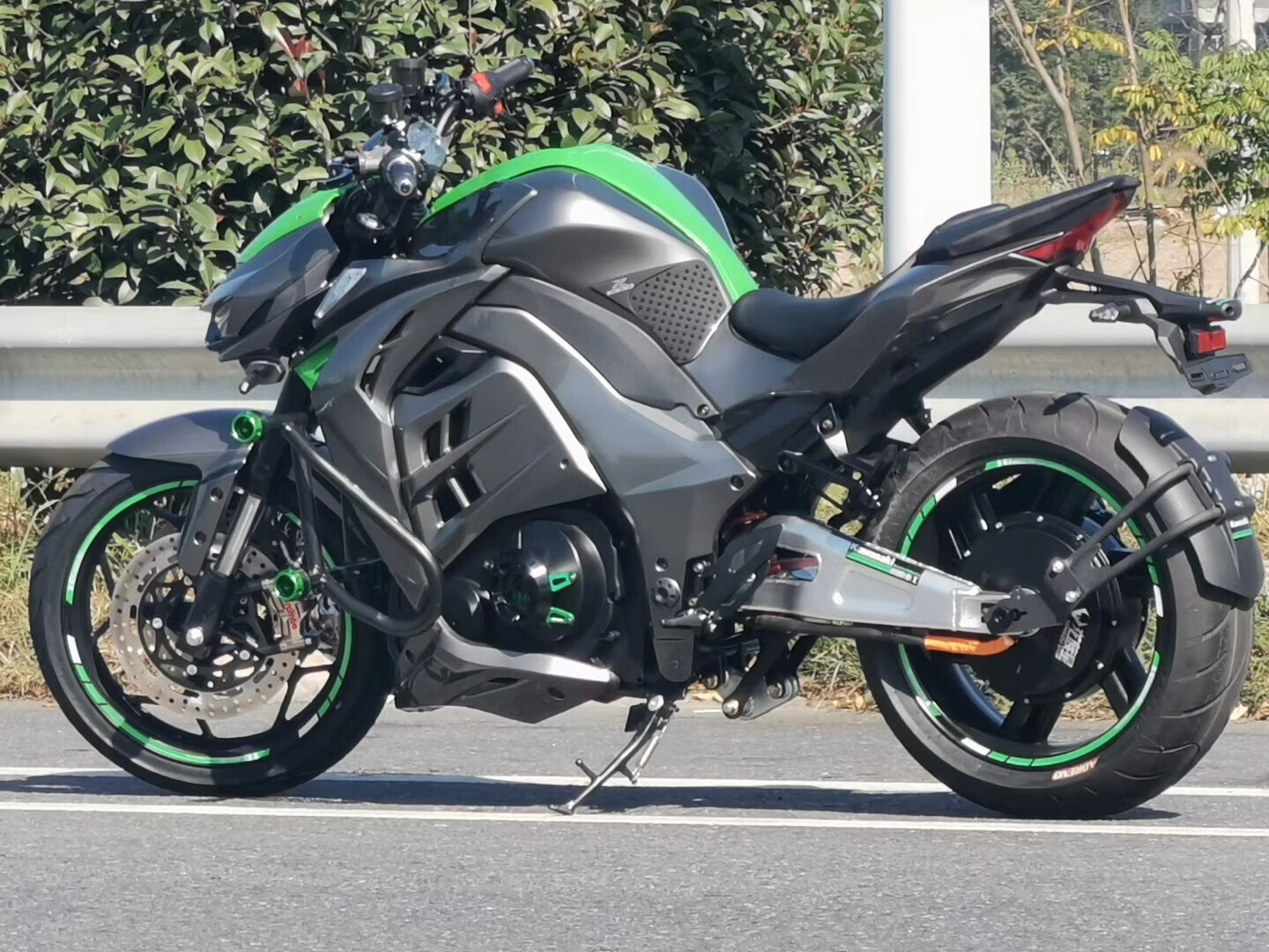 全新蟒蛇电动摩托车跑车z1000成人趴赛高速大型电摩72v电动车电瓶车 5