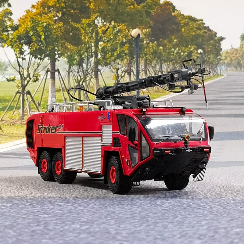 原厂1:50 奥什卡什打击者机场消防车模型 合金消防车模型 工程车模型