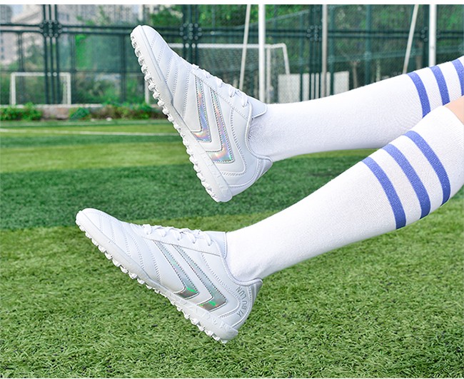 专业粉色女子足球鞋儿童碎钉球鞋女秋季tf女学生防滑男童小学生足球