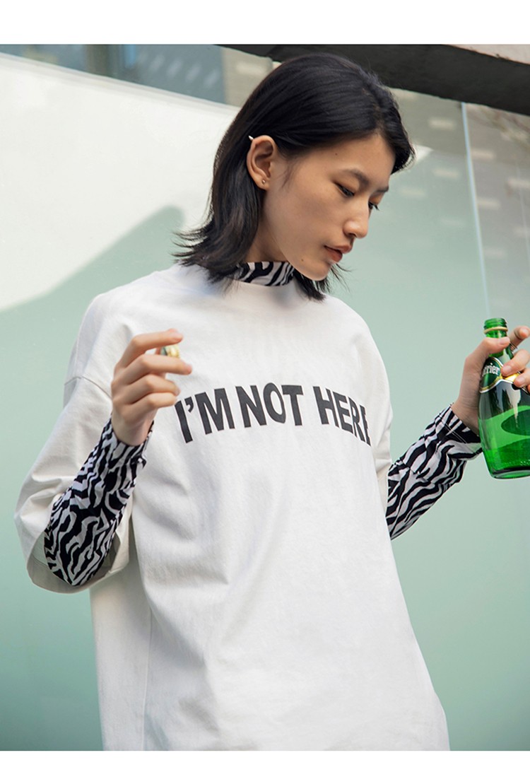 moco春季新品中性化宽松落肩小高领印花短袖t恤上衣女摩安珂本白色xs