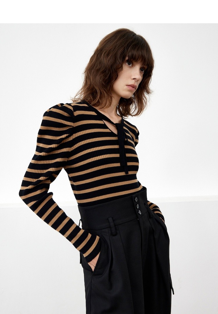 moco2021冬季新品间色条纹抓褶泡泡袖绑结羊毛针织衫上衣摩安珂黑杏条