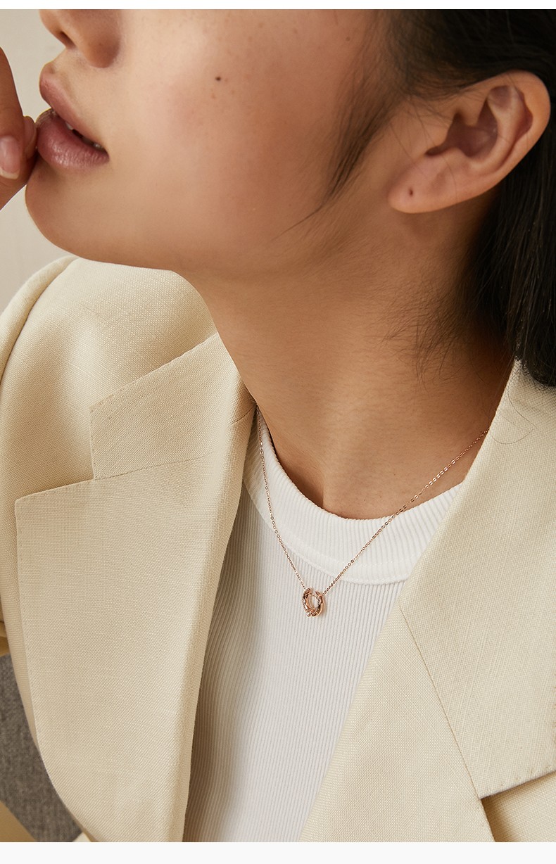 kader卡蒂罗18k金项链女月亮吊坠锁骨链简约时尚七夕情人节礼物送女友