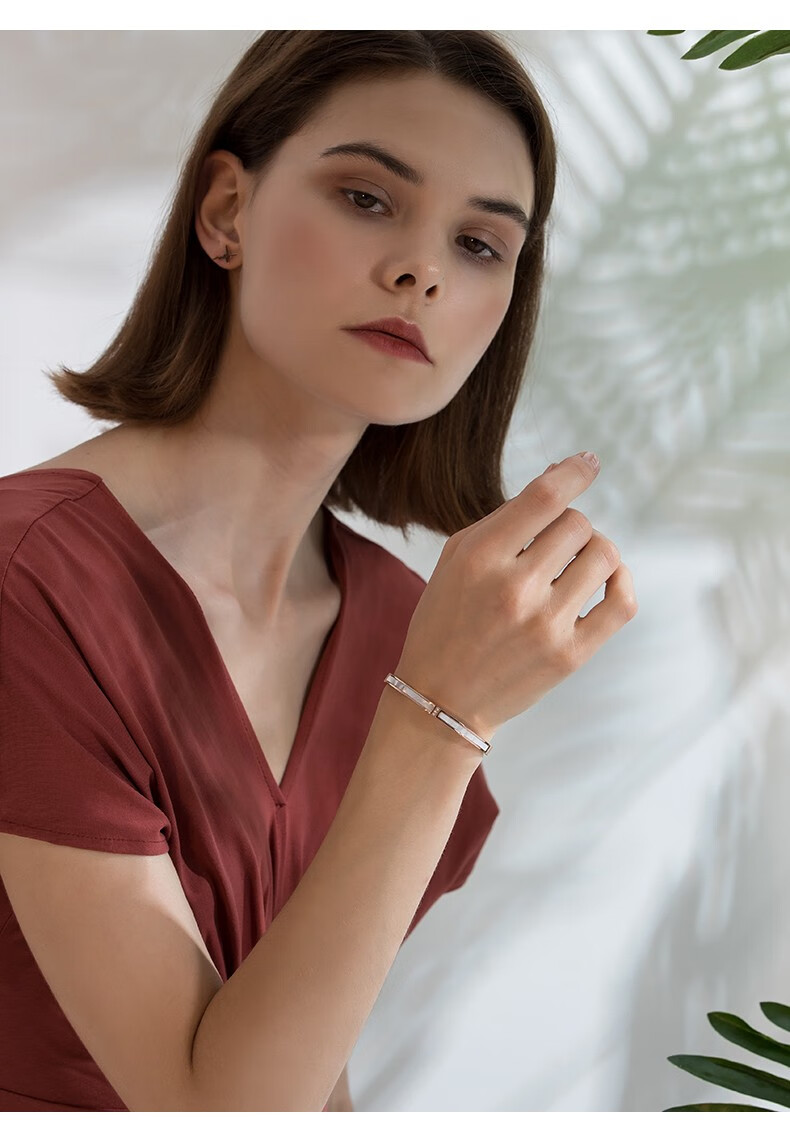 劳拉图(laolatu)轻奢时尚品牌手镯女镶钻母贝镀玫瑰金日韩手环首饰品