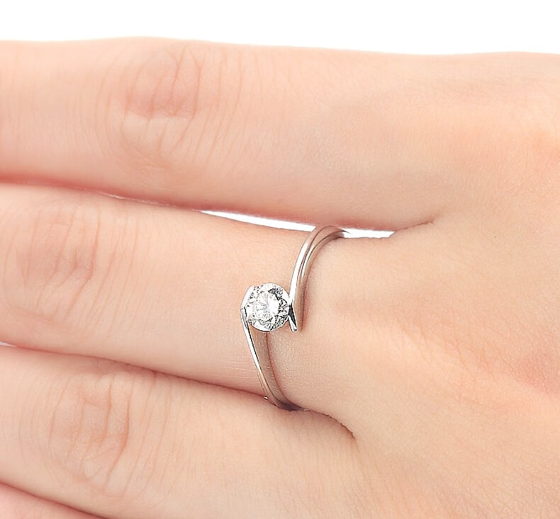 withlove唯爱品越 白18k金30分结婚钻戒 简约单钻夹镶钻石女戒指 天使