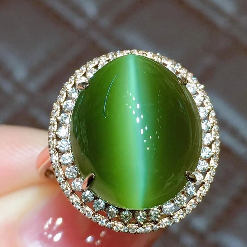 俊辰珠宝天然18k金冰阳绿蛋面猫眼碧玉戒指翡翠艳丽色晶体通透精致