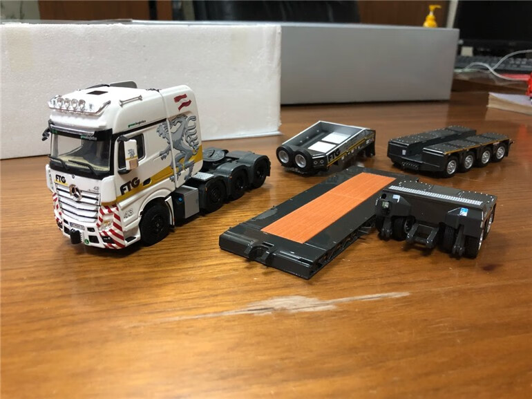 wsi 1:50 奔驰 沃尔沃 斯堪尼亚 仿真合金工程车模型 随车吊起重机