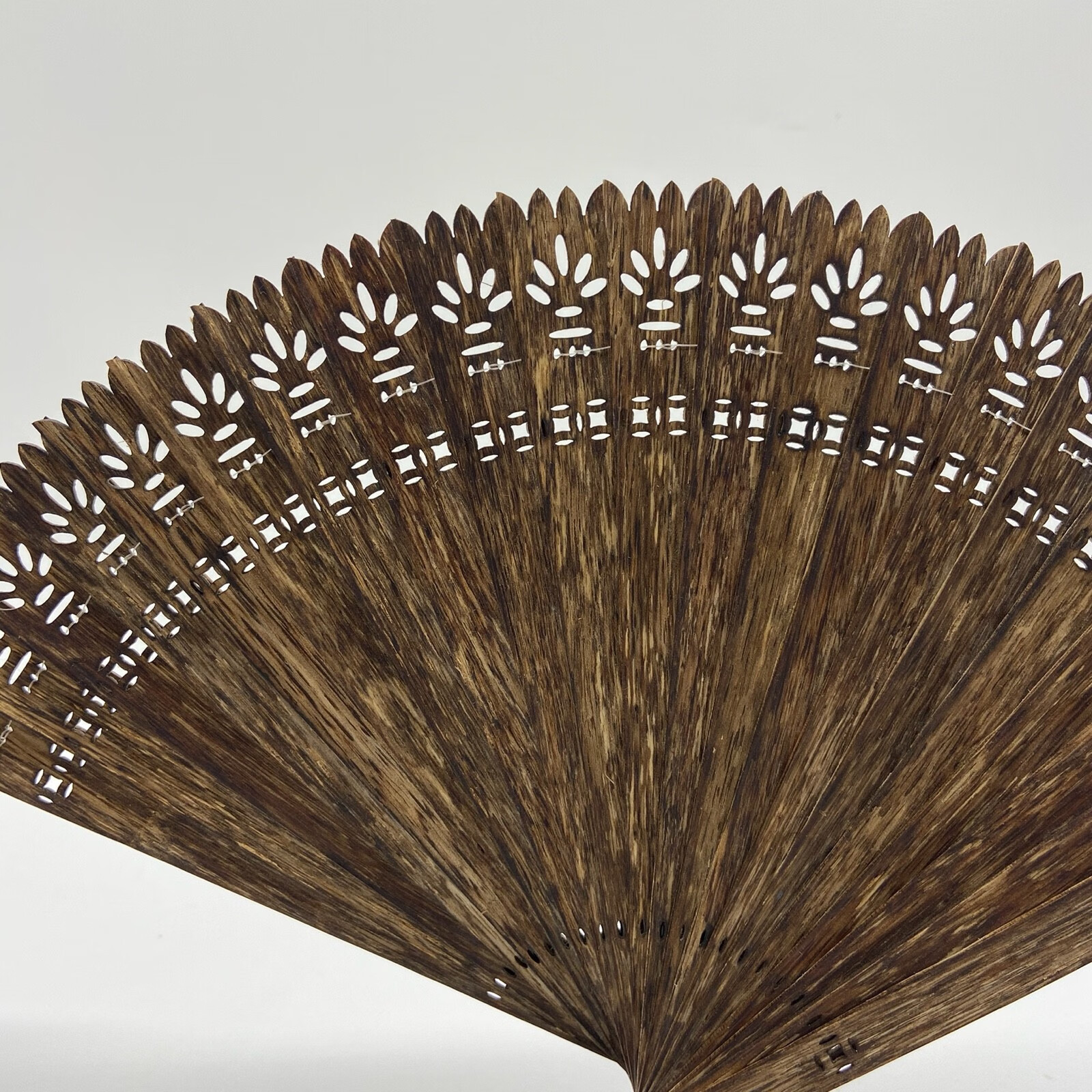 香悉(xiangxi) 崔氏香铺越南芽庄沉香扇子规格16/22cm保真天然黑油 送