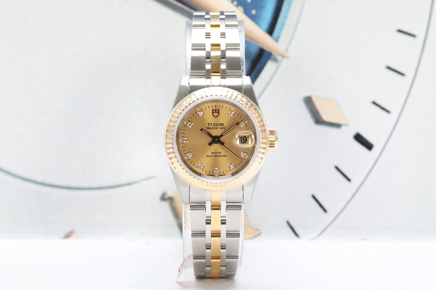 二手99新帝舵m924130006公主系列女表25mm表径间金日期显示手表未使用