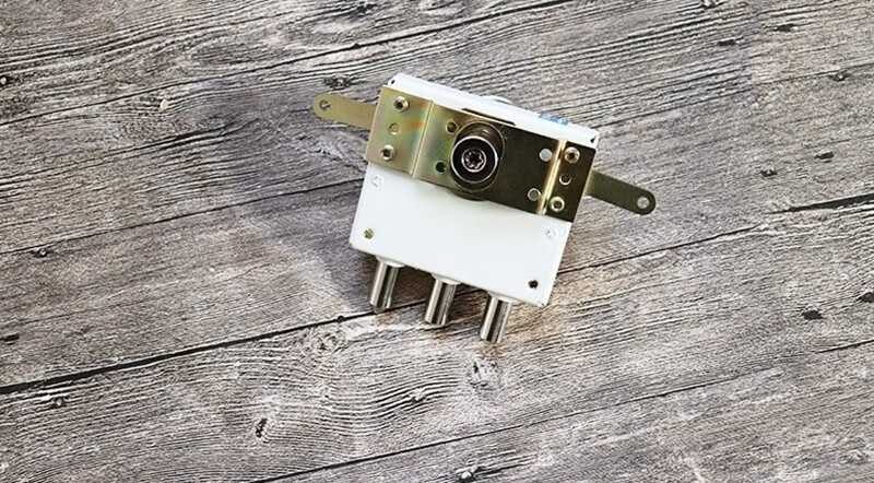 天宇自动门锁天宇自动碰锁三柱弹舌锁老式防盗门天宇磁性碰锁磁性锁芯