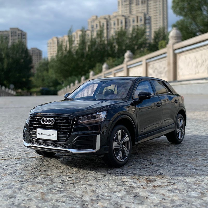 雨萱汽文 一汽大众原厂全新奥迪q2l越野suv 1:18合金仿真汽车模型收藏