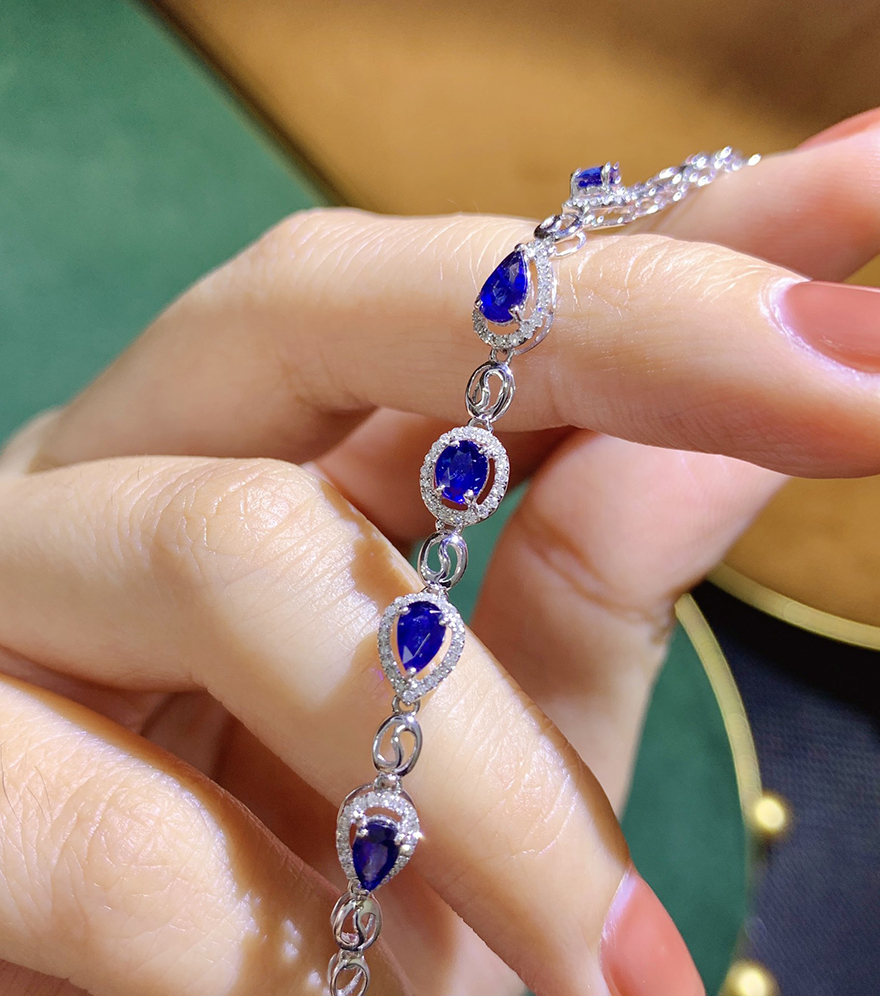 1.2ct天然蓝宝石手链18k金镶嵌钻石