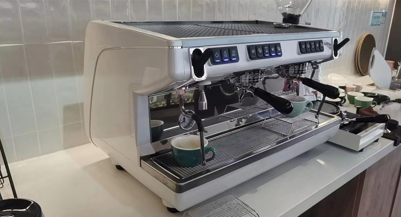 勒顿nuova simonelli appiai life诺瓦双头半自动手动咖啡机商用开店