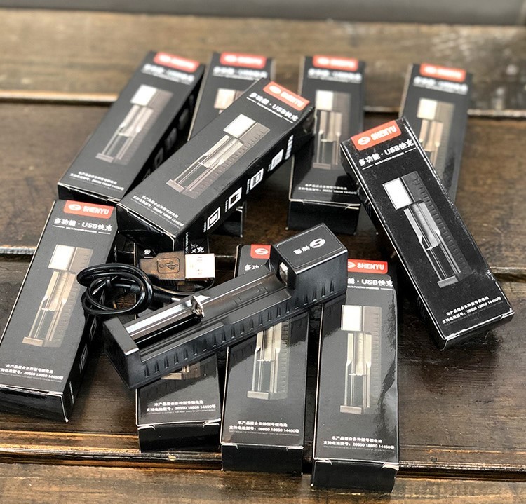 神鱼1865026650锂电池充电器充满即停专用智能快充usb通用型适用手