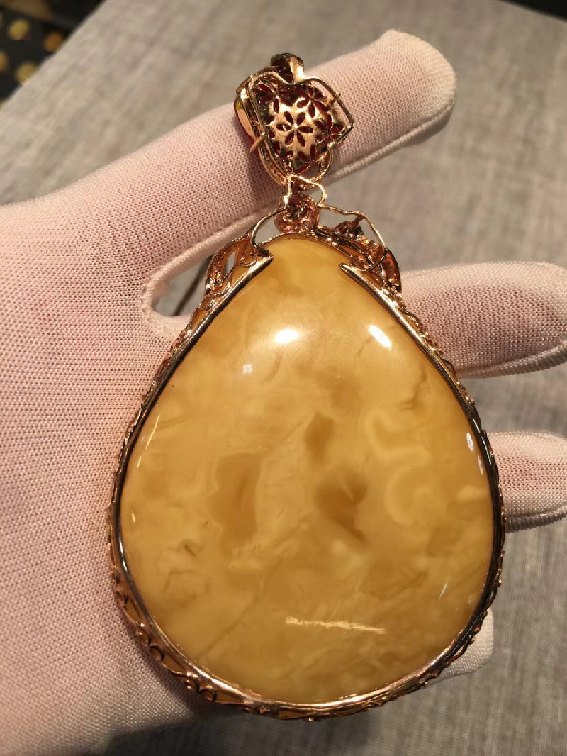 慈心缘 天然蜜蜡吊坠 18k金镶嵌蜜蜡琥珀挂件男女项链 51.71克 94*54.