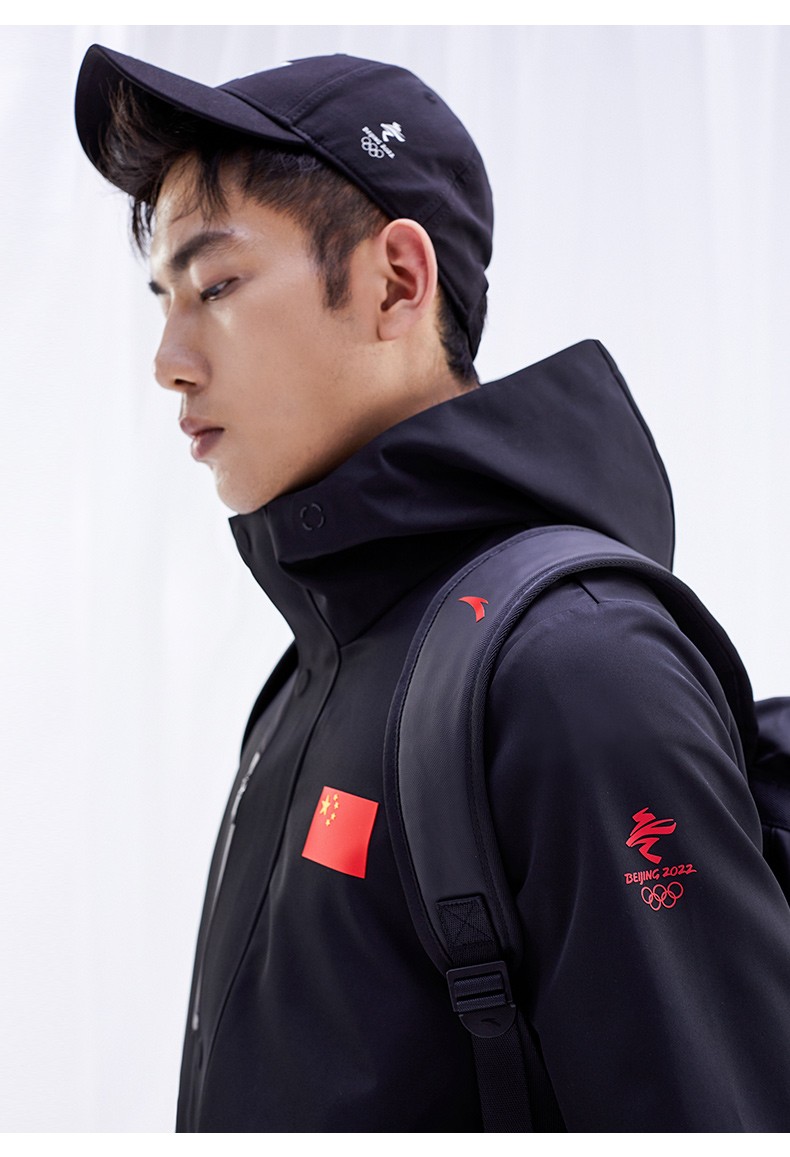 安踏冬奥特许产品国旗款运动风衣新款秋冬中长款男士休闲流行风衣外套