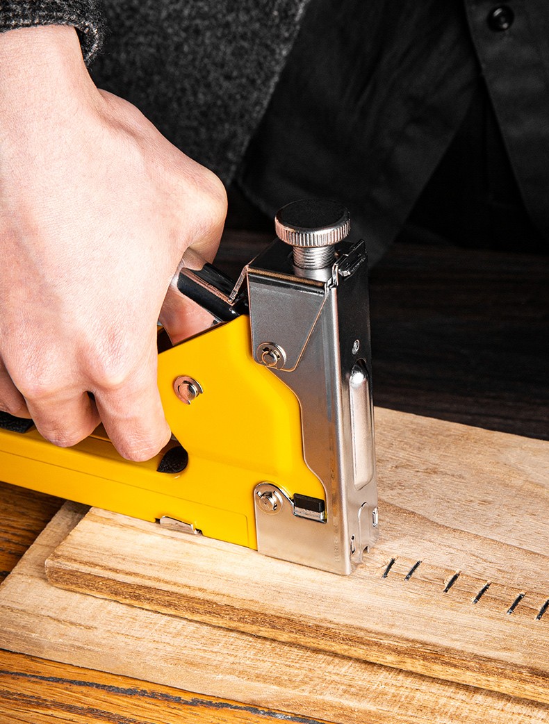 得力(deli)打钉枪套装射钉枪手动三用码钉枪气钉打钉枪u型t型门型钉抢