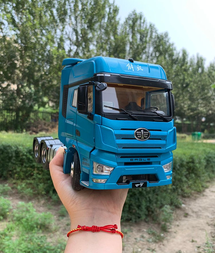 一汽解放原厂1:24车模解放j7牵引头工程运输卡车合金仿真汽车模型 拖