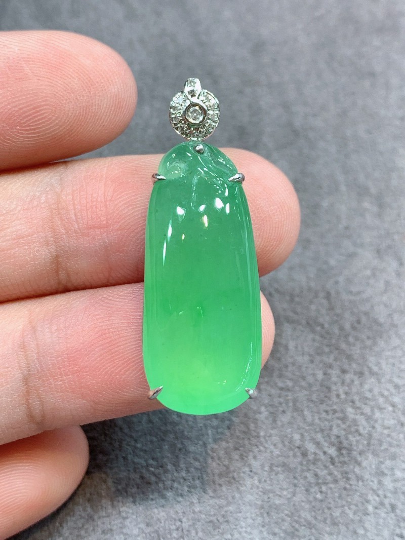 玉佳佳冰种甜阳绿福瓜翡翠吊坠18k金镶嵌女款送礼玉坠珠宝项链挂件