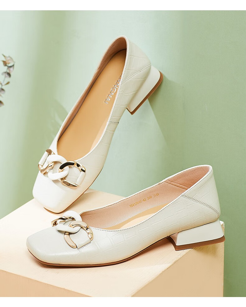 康奈单鞋春季新款方头单鞋时尚方跟金属扣饰纯色简约百搭女鞋气质通勤