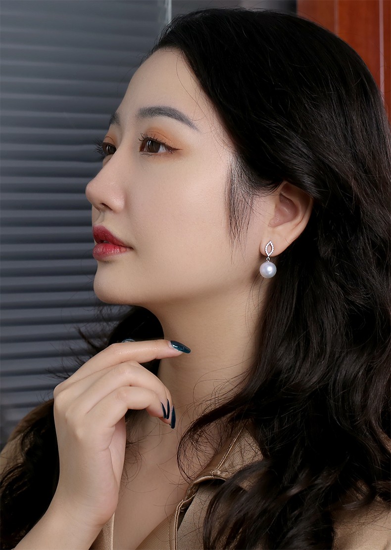 莫氏珠宝澳洲南洋海水珍珠耳环18k钻石镶嵌日常简约款菱形耳钉中长