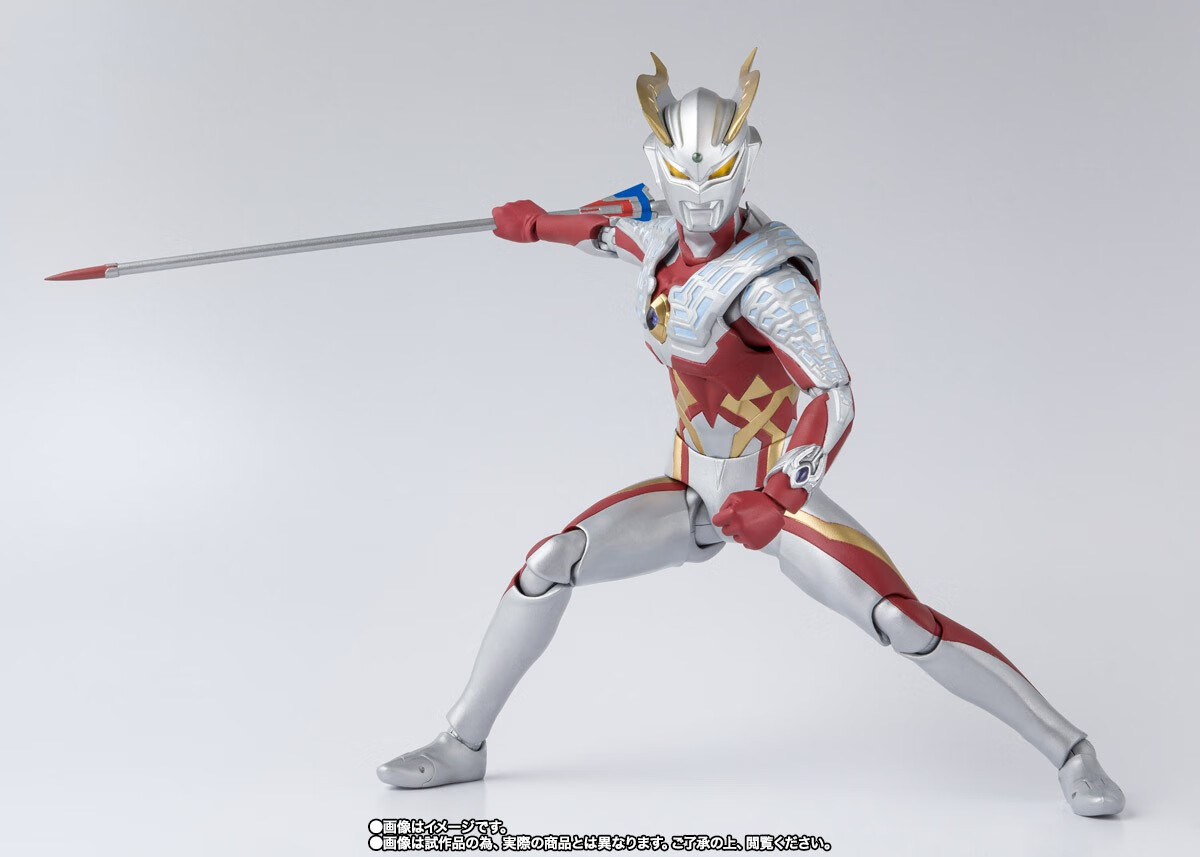 万代shf 奥特曼 赛罗 ultraman zero 光辉形态 黄金闪耀超限形态 无限
