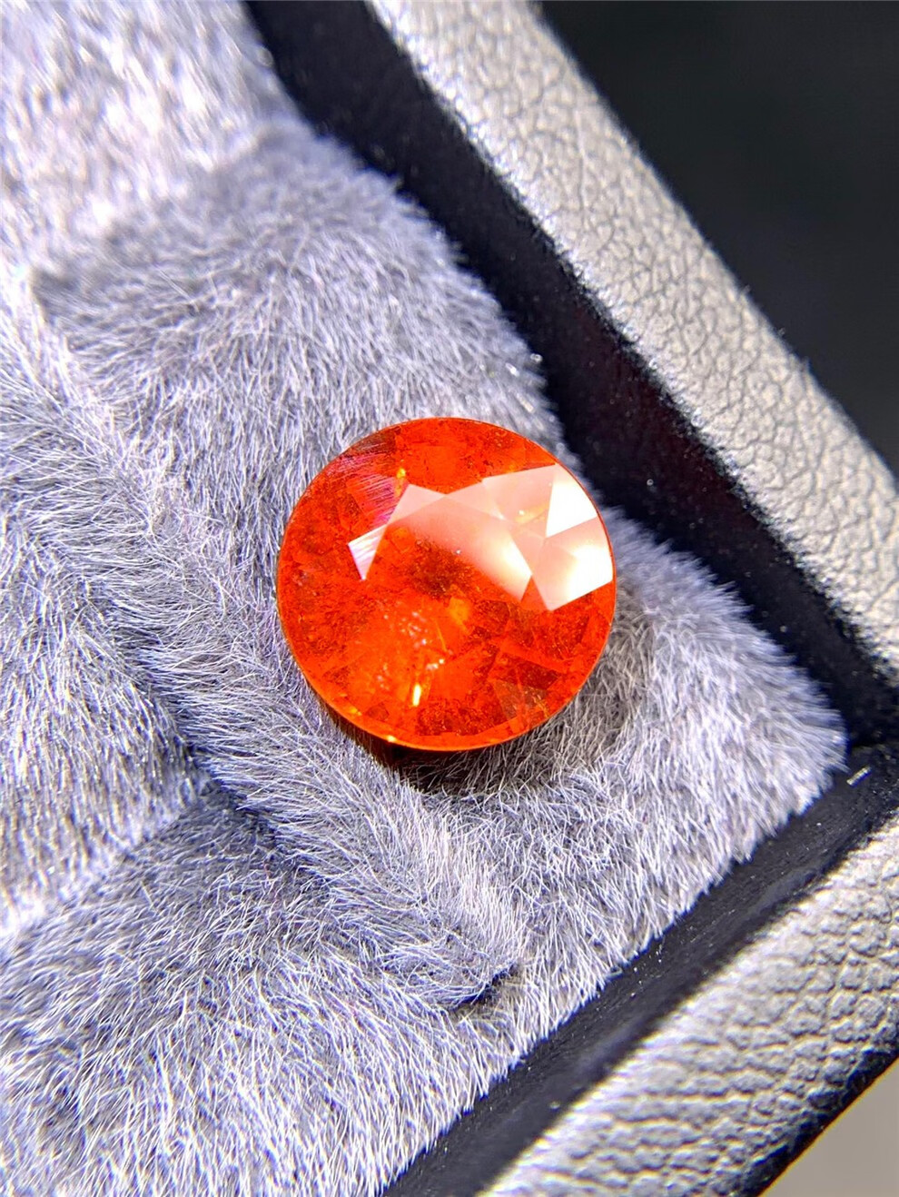 墨辰珠宝 天然芬达石榴石 晶体干净 颜色超级漂亮 主石净重6.