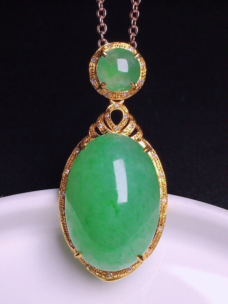 源头翡翠 翡翠果绿蛋面吊坠 18k金镶钻缅甸天然翡翠玉石挂件珠宝首饰