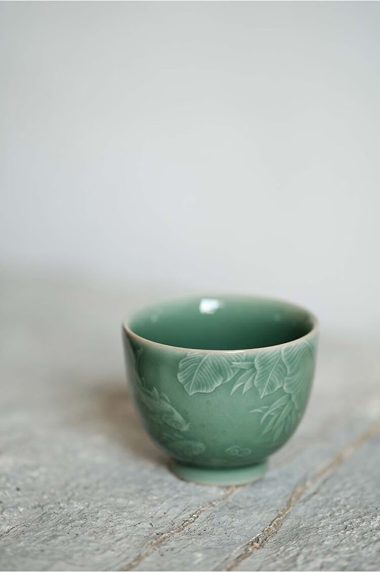 憬莀茶具龙泉青瓷茶杯大师严少英手工梅子青溪鱼戏水杯品茗杯主人杯单