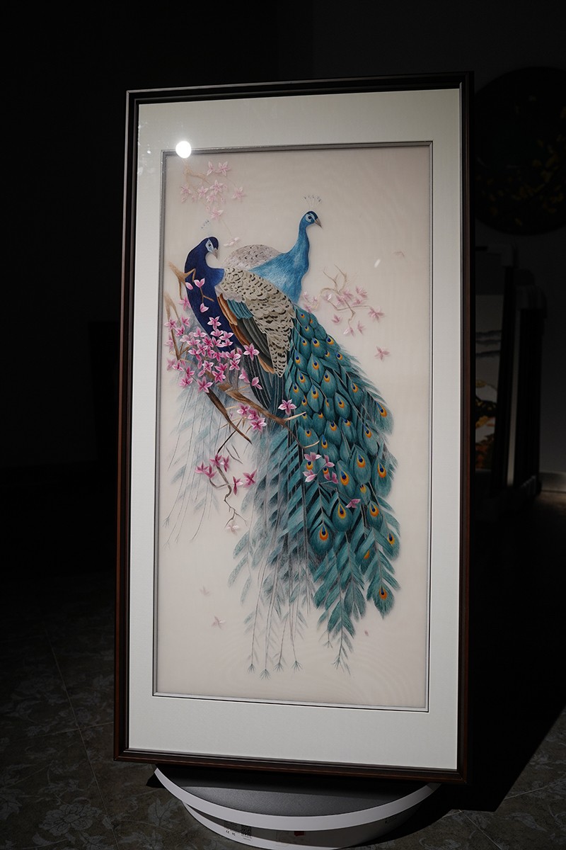 宏火阁礼品苏绣成品挂画纯手工孔雀壁画家居客厅玄关走廊刺绣现代中式