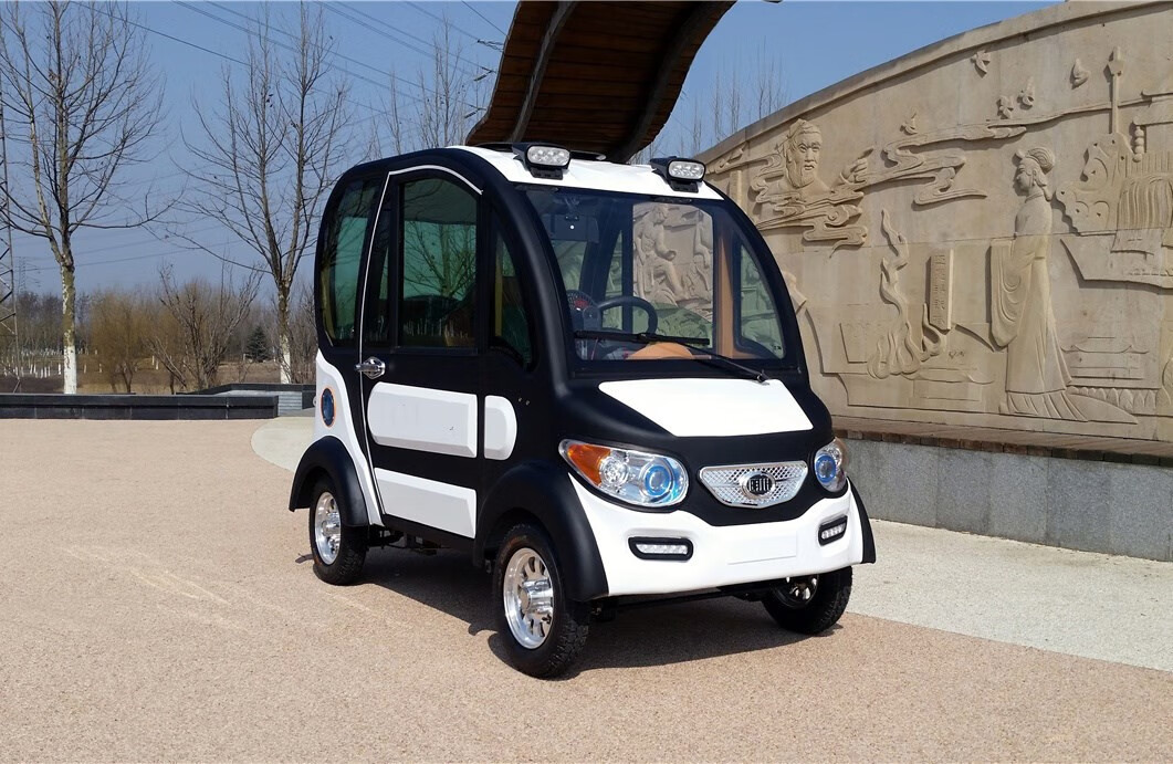 全封闭式四轮车成人新款电动车代步家用带蓬三轮小型女整车60v65a锂