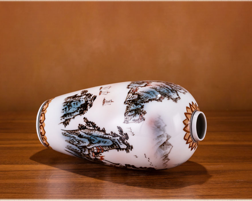 收藏 系60-70年代陈列瓷绝迹洪江大球泥纯手绘瓶