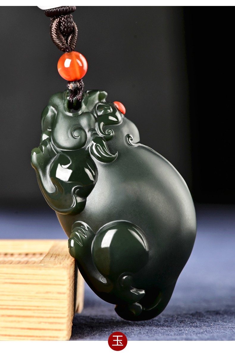 玉等我和田玉塔青玉貔貅玉吊坠镶嵌南红玛瑙男女款玉佩