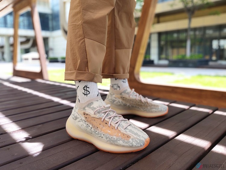 烽火adidas yeezy boost 380 阿迪达斯蜜桃粉 椰子380 跑步鞋 gy2649