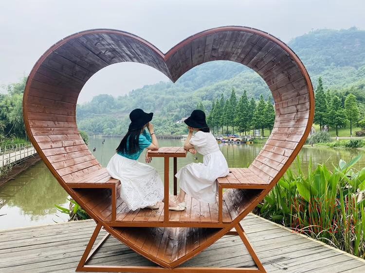 高端轻奢户外景观道具落地网红巴厘岛藤编鸟巢吊椅室外秋千景区打卡