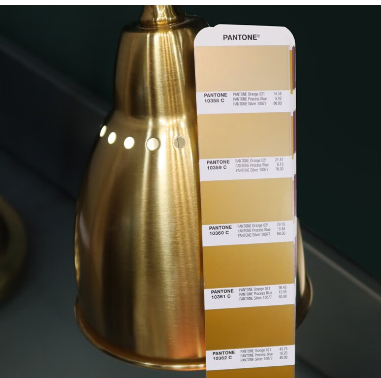 顺丰pantone彩潘通色卡810字开头金属色卡gg15051507国际标准色卡gg