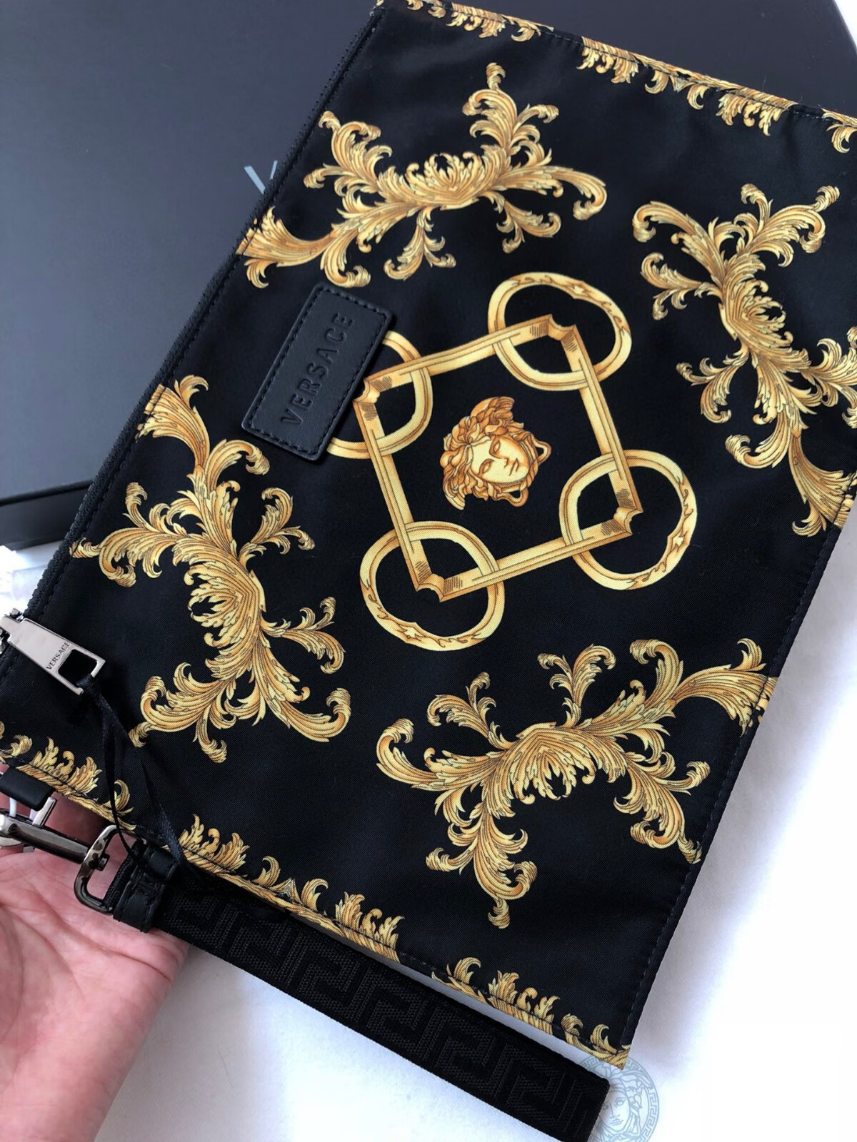 versace范思哲奢侈品男包男士美杜莎大号手拿包手包男3223cmdp85102