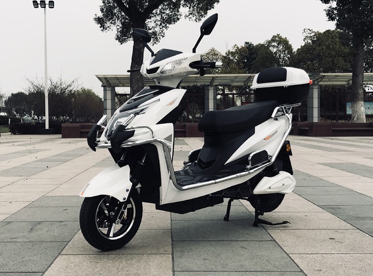 油电混合电动车 油电两用电动车 增程式电瓶车 两轮油电混合摩托车
