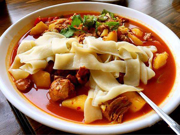 新疆特产苏贝尔大盘鸡面拌面挂面面手工面刀削宽面条拉条子黑麦手工