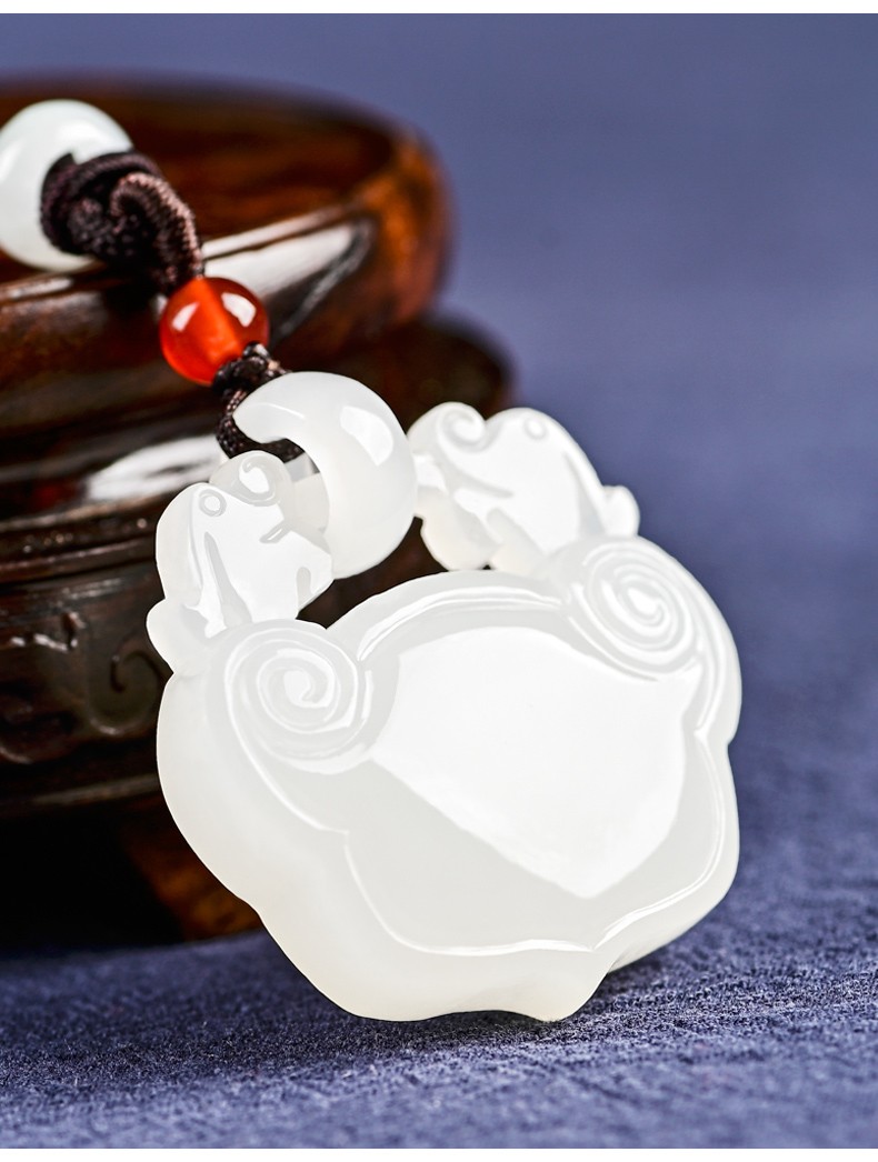 玉等我和田玉羊脂白玉平安锁玉吊坠挂件女款玉佩项链玉石毛衣链