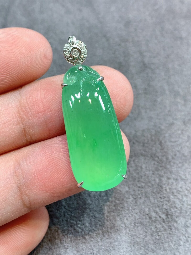 玉佳佳冰种甜阳绿福瓜翡翠吊坠18k金镶嵌女款送礼玉坠珠宝项链挂件