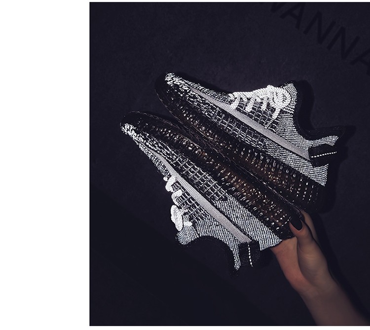 clawmoney2021真满天星350v2发光鞋走秀椰子鞋运动潮鞋满星白43