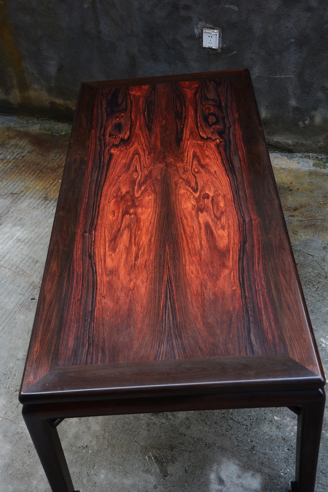 明艺韵红木家具大红酸枝/老红木/老挝红酸枝(学名:交趾黄檀)206画案