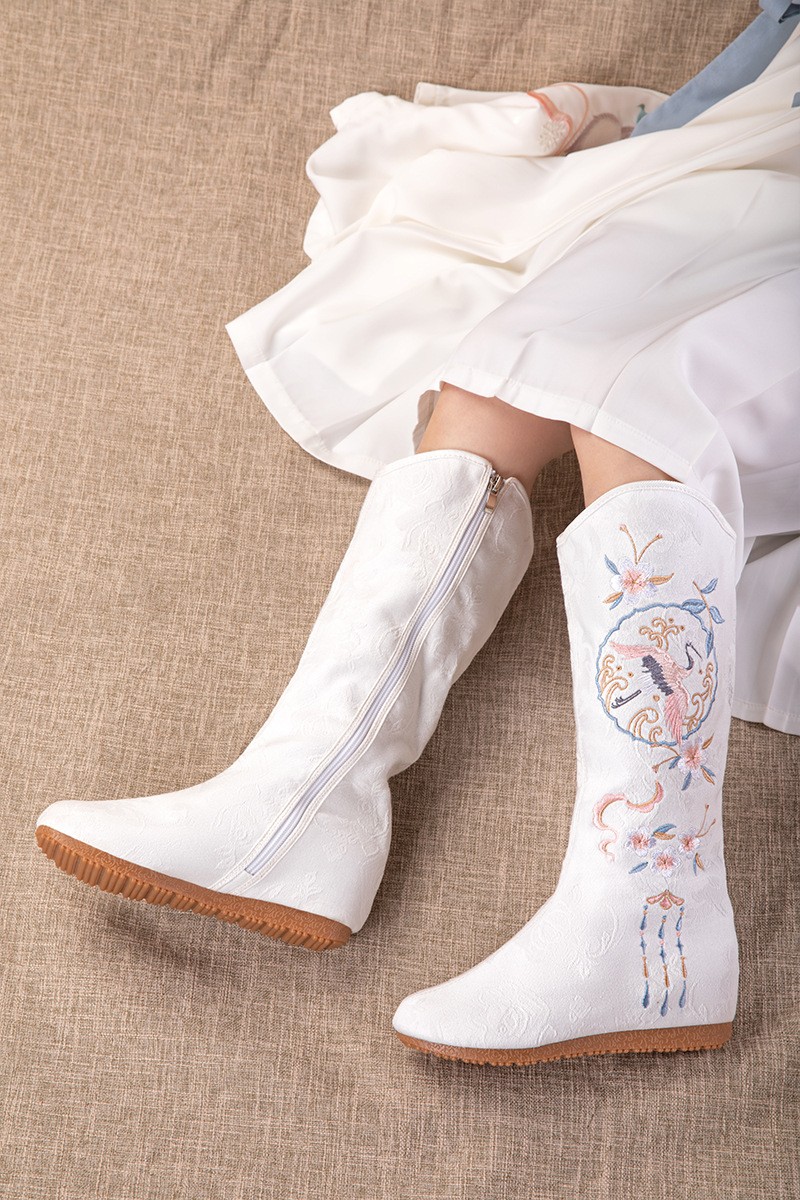 秋冬新款古风靴子女内增高汉服长筒靴民族风复古刺绣绣花靴女舞蹈靴加