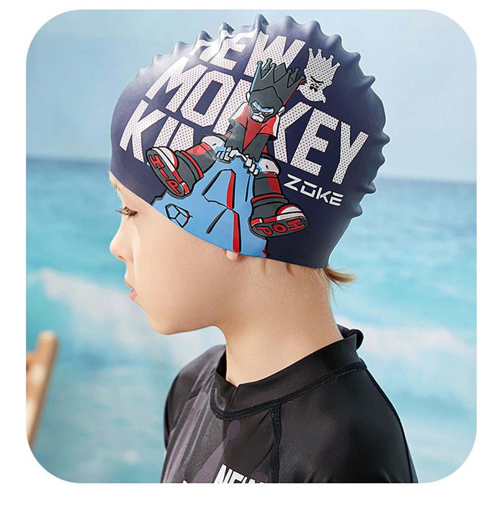 洲克zoke儿童泳帽卡通图防水护耳专业游泳训练青少年硅胶泳帽深蓝孙