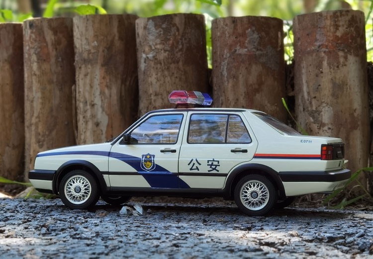 go)同款原厂1:18大众捷达警车出租车jettagtmk2经典版方灯合金汽车
