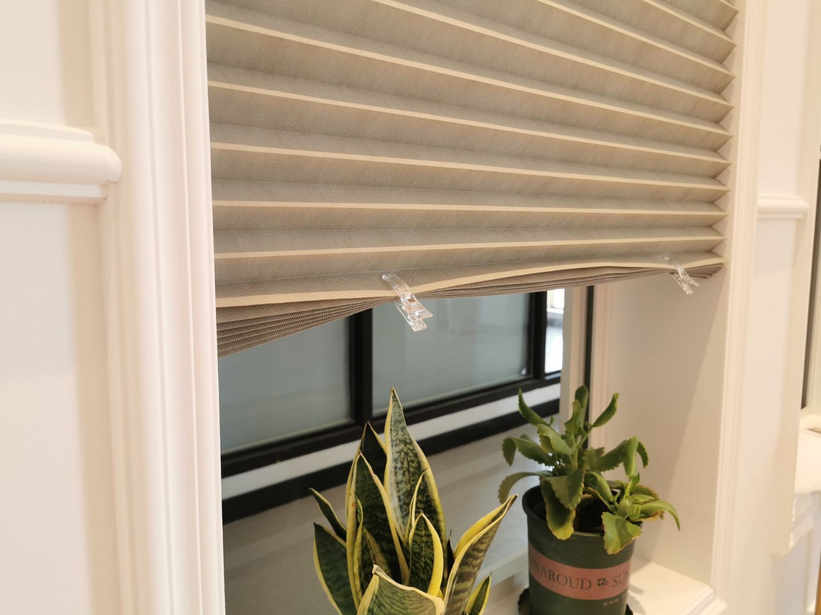 佐佑众工遮阳帘窗户遮光窗帘免打孔伸缩简易家用厨房卧室防晒遮光帘百