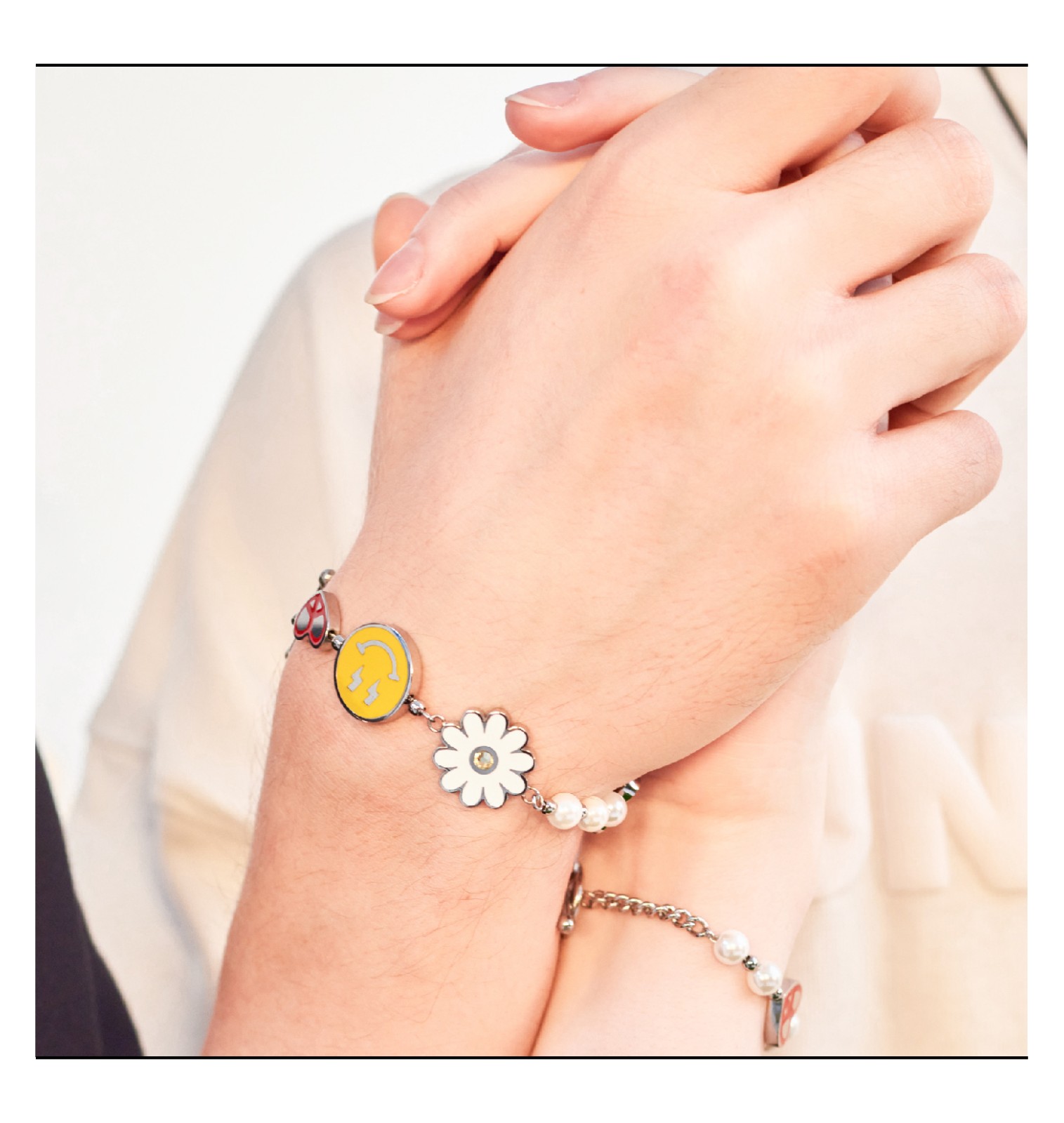 astar hades 手链男2021新款雏菊笑脸反战爱心情侣手链男女潮 s【图片