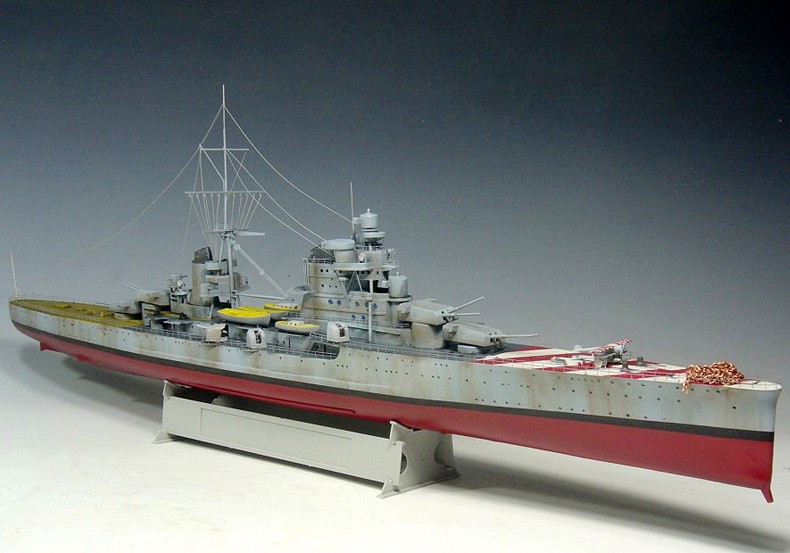 小号手拼装模型军舰战舰仿真1350意大利波拉号重巡洋舰86502船模模型