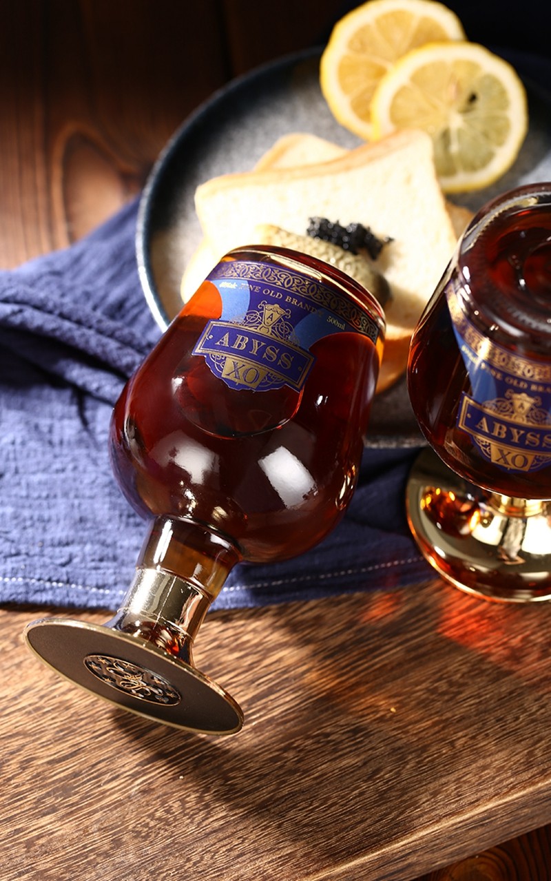 欧罗特荣耀牌乌克兰原装进口洋酒xo5年爱贝诗白兰地浅蓝色