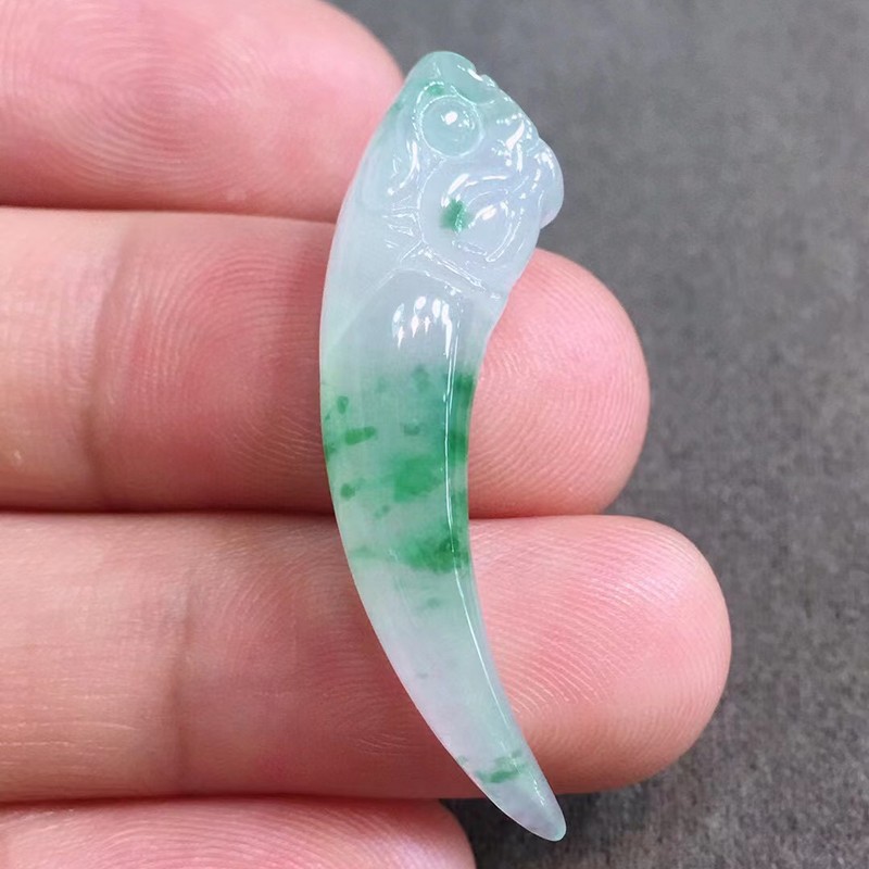 玉佳佳 翡翠冰飘花狼牙吊坠 缅甸a货翡翠送礼生日礼物男女款尺寸36*9.